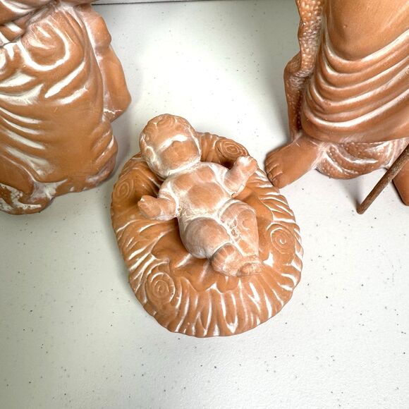 Vintage Terracotta 3 Piece Nativity Set - Mary, Joseph and Baby Jesus in Manger - Picture 3 of 7